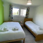 Citylink Retreat With Metro Access, Free Parking, Near Airport