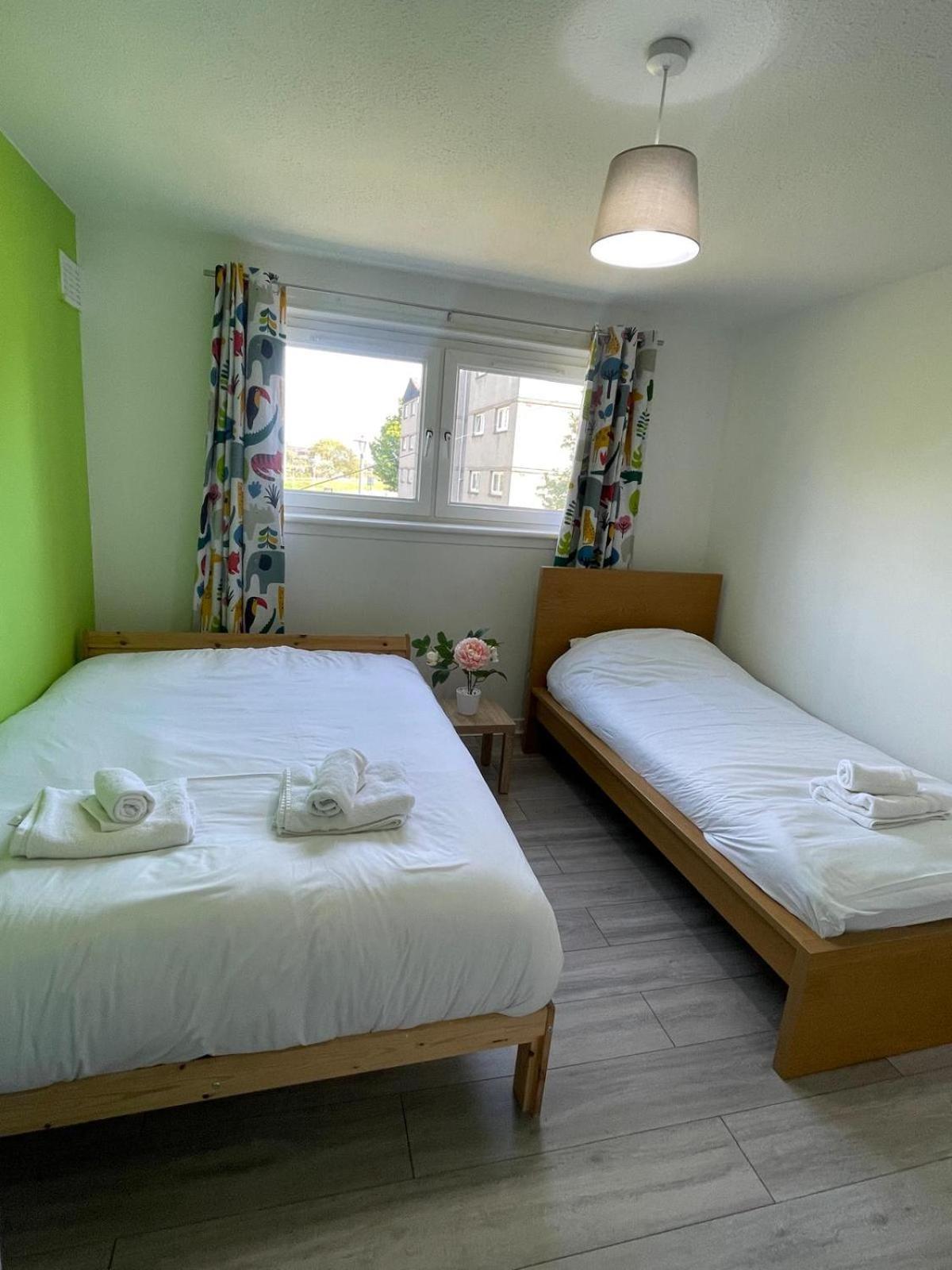 Citylink Retreat With Metro Access, Free Parking, Near Airport Apartment Edinburgh